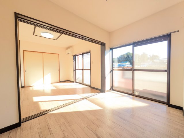 プルミエールBの居間・リビング