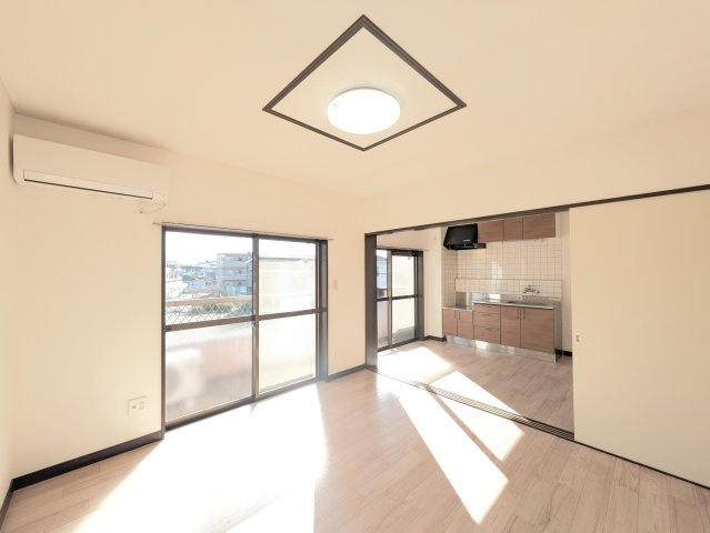 プルミエールBの居間・リビング