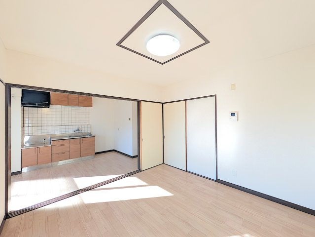 プルミエールBの居間・リビング