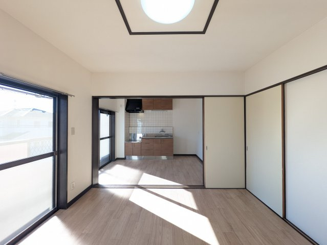 プルミエールBの居間・リビング