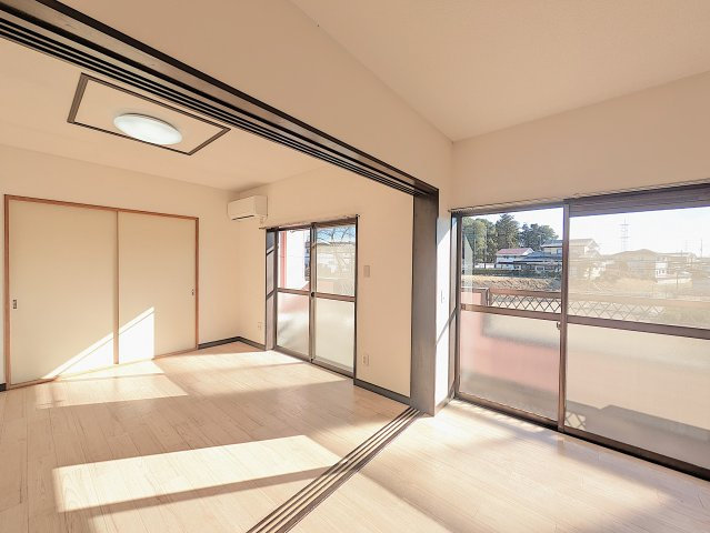 プルミエールBの居間・リビング