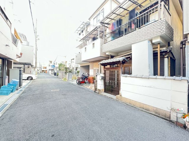 東大阪市花園東町2丁目　「東花園駅」徒歩5分　オーナーチェンジ戸建　の前面道路含む現地写真