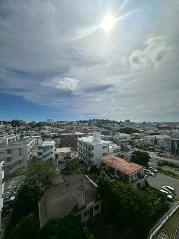 豊見城市字豊見城の中古マンションの展望|建物最上階のバルコニーからの眺め