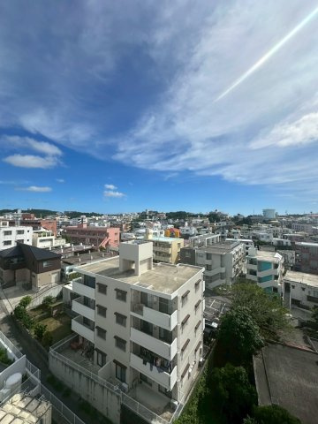 豊見城市字豊見城の中古マンションの展望|建物最上階のバルコニーからの眺め