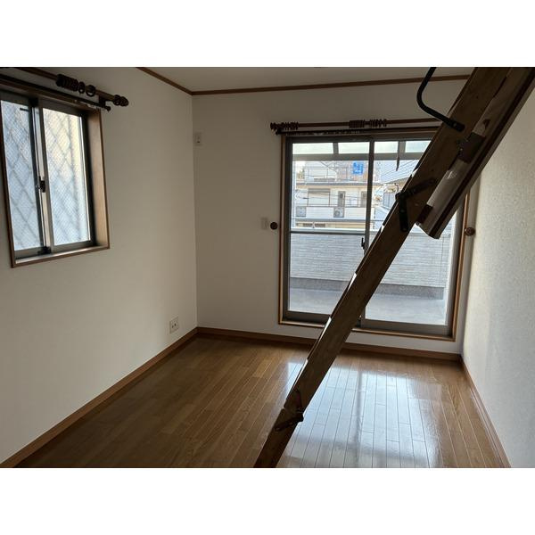 柏市旭町2丁目貸家の洋室