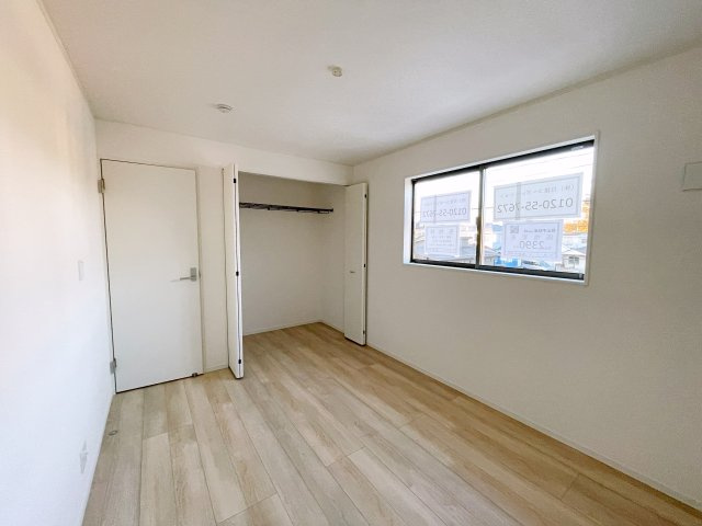 新築戸建・建売　郡山市大槻町字三角田　CRADLE GARDEN　全5棟の洋室|ホワイトベースの爽やかな洋室！2面採光で日差しがしっかり入り、朝もすっきり目覚められます♪