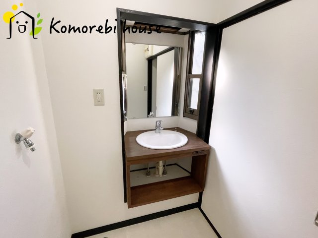 鴻巣市宮前　中古一戸建ての独立洗面台|独立洗面台、朝の身支度には欠かせません