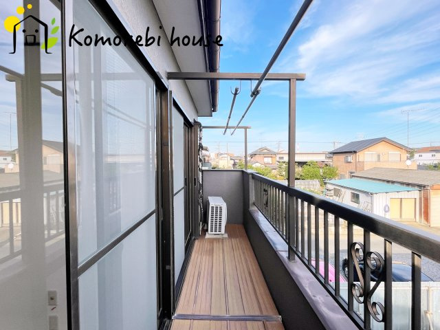 鴻巣市宮前　中古一戸建てのバルコニー|外からの目が気にならないバルコニーで洗濯物が干せます