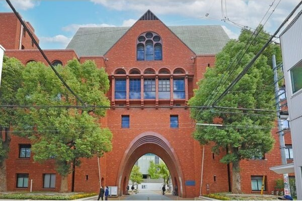 サン・ベルヴィル上小阪の周辺