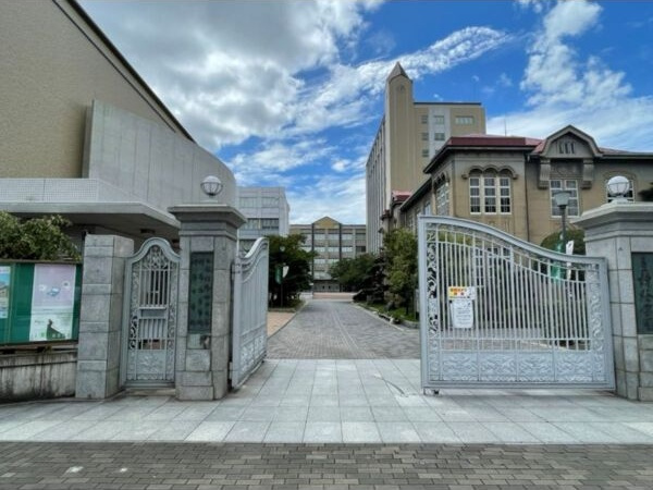 サン・ベルヴィル上小阪の周辺