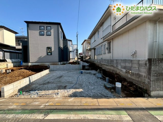 鴻巣市小松4期　新築戸建　グラファーレ02の駐車場