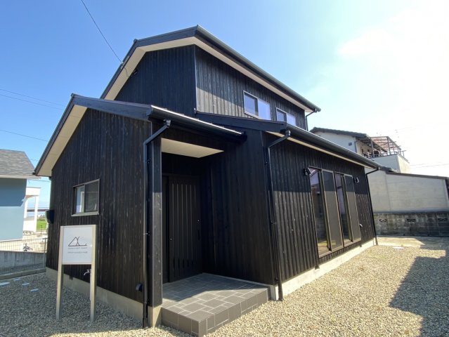 西条市福武甲　中古住宅の外観