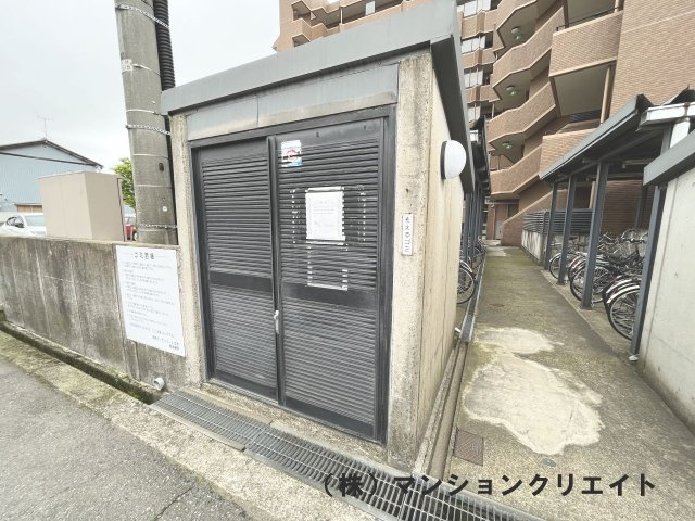 信開ガーデンコート文京のその他|敷地内にあるゴミステーション。管理は管理人さんがしてますので、お掃除は不要です