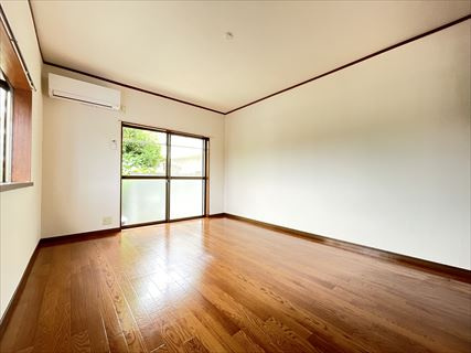 リバーサイド関根の居間・リビング|こちらのリビングで趣味の時間をお楽しみください