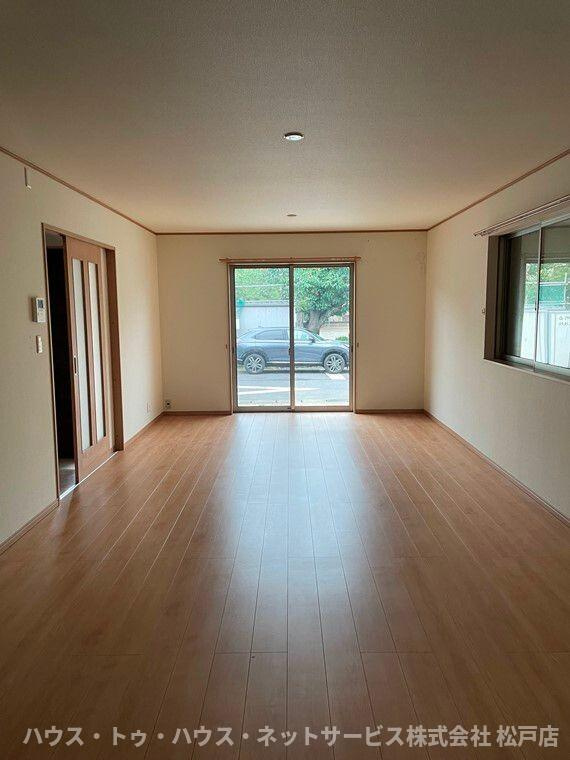 下矢切戸建の居間・リビング