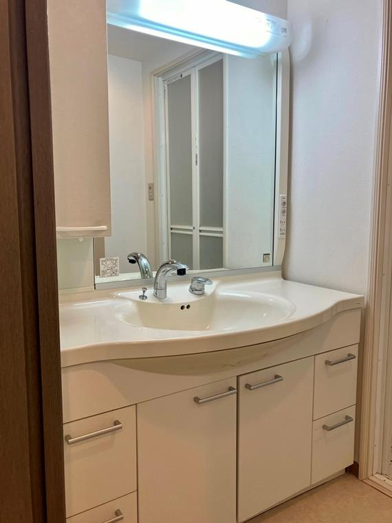 コスモパーク戸田弐番館の洗面所