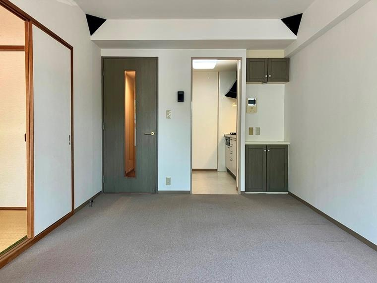 コスモパーク戸田弐番館の居間・リビング