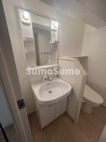 芦屋セントラルの洗面所|明るい洗面所です