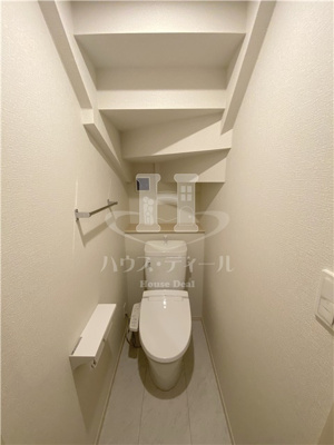 【トイレ】 | 蕨市北町１丁目戸建西側宅 | 清潔感のあるトイレです