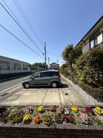 ビーライン三好ヶ丘の駐車場