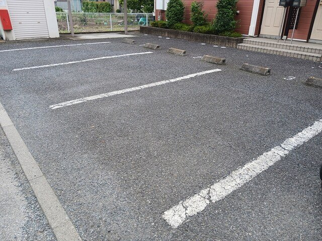 レジデンス　リオンの駐車場