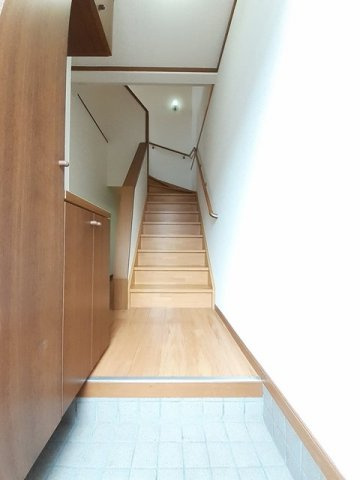 レジデンス　リオンの玄関