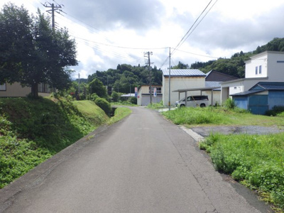 【前面道路含む現地写真】 | 大館市外川原中代・中古住宅