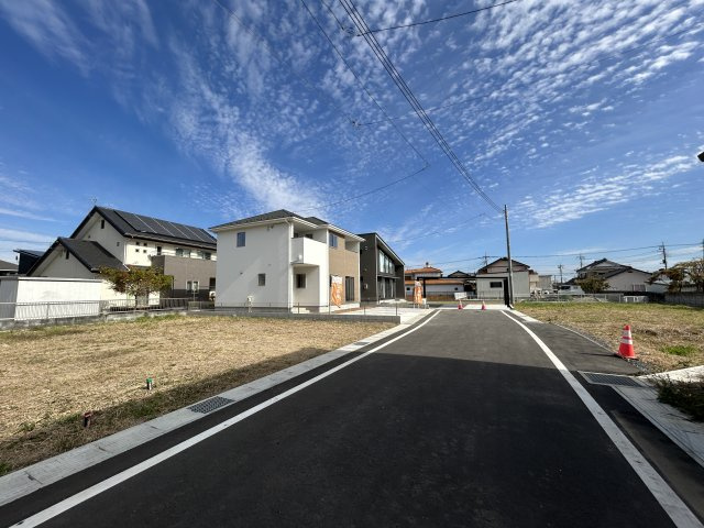 新築　前橋市上新田町1期　1号棟の前面道路含む現地写真|現地写真　南側接道幅員約6ｍ
