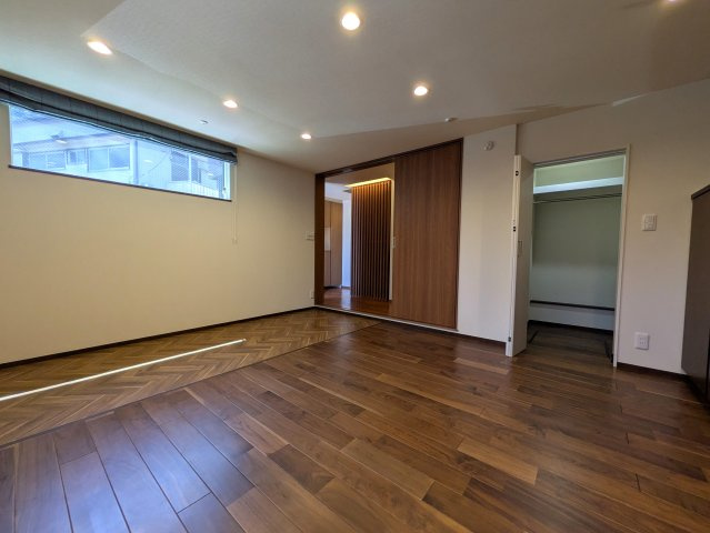 住林の注文住宅な【緑区鴨居町】中古戸建の洋室|きれいな洋室です