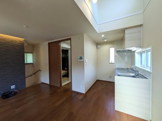 住林の注文住宅な【緑区鴨居町】中古戸建の居間・リビング