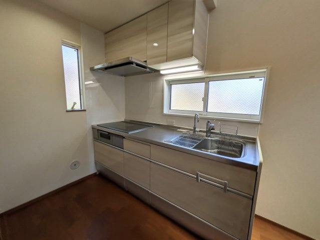 住林の注文住宅な【緑区鴨居町】中古戸建のキッチン|きれいなキッチンです