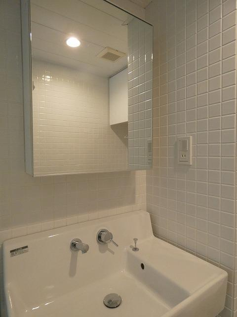 カスタリア市ヶ谷の独立洗面台|カスタリア市ヶ谷