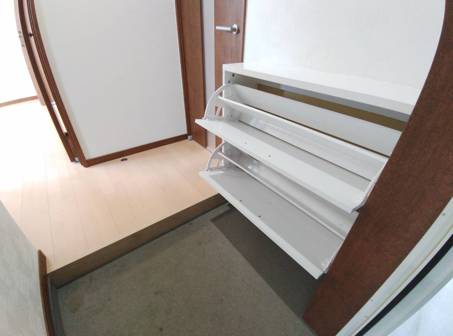 サクセスステラの玄関