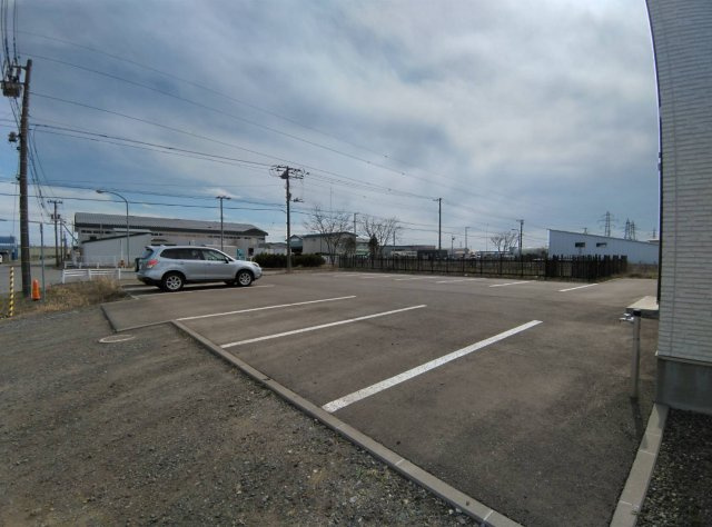 サクセスステラの駐車場