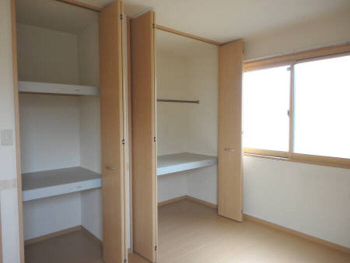 ブルージュあざみの収納|101 北洋室･収納