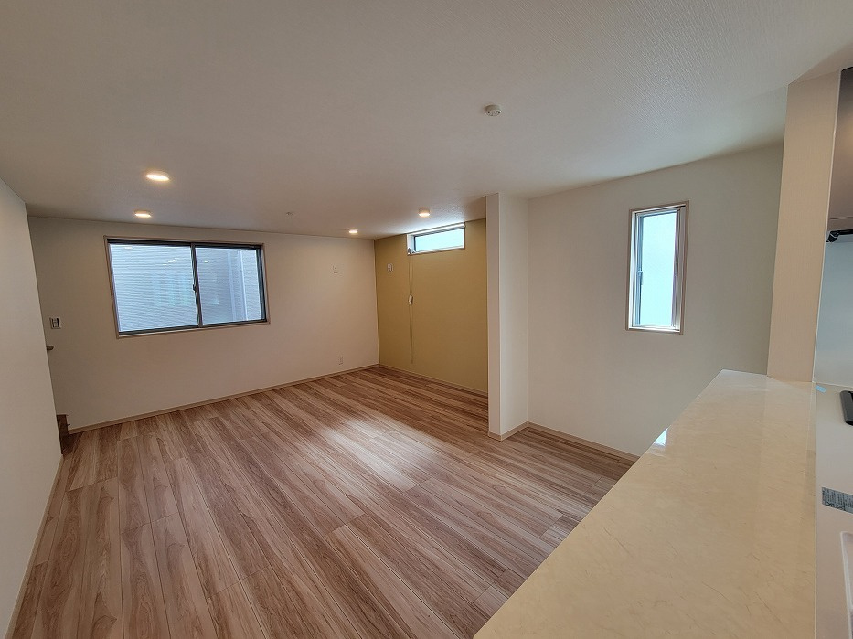 横浜市保土ケ谷区新桜ケ丘1丁目 中古戸建て【仲介手数料無料】の居間・リビング