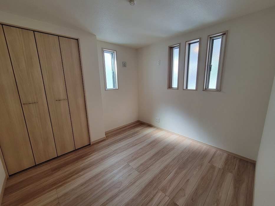 横浜市保土ケ谷区新桜ケ丘1丁目 中古戸建て【仲介手数料無料】の洋室