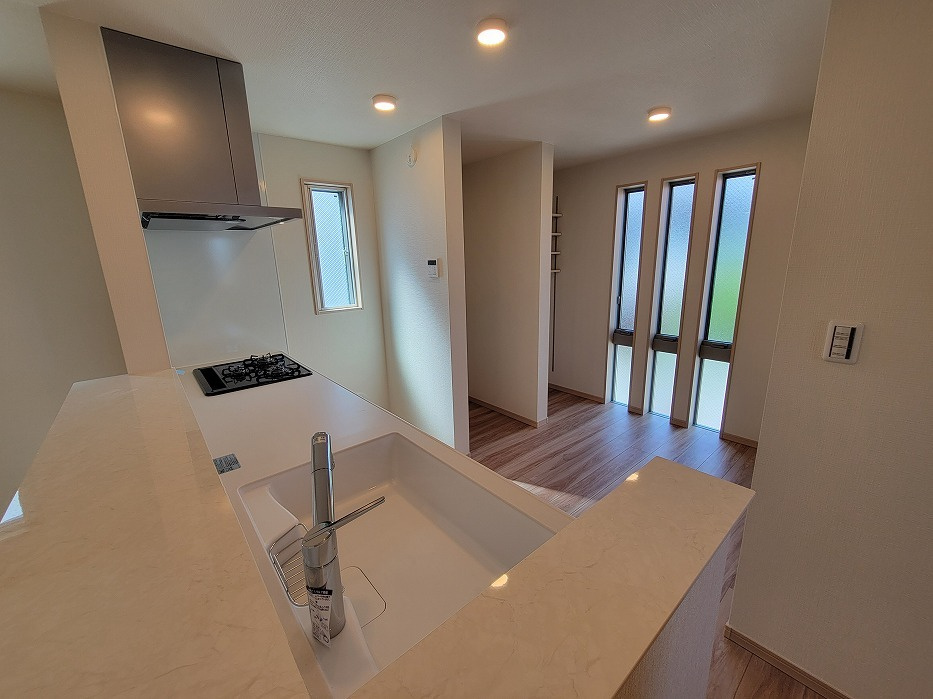 横浜市保土ケ谷区新桜ケ丘1丁目 中古戸建て【仲介手数料無料】の玄関