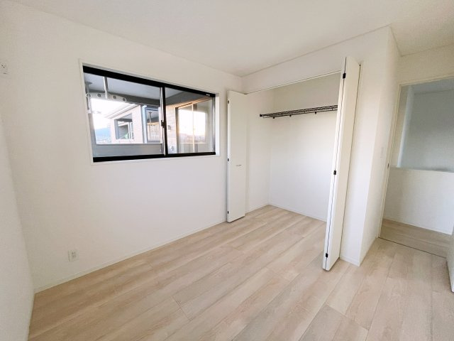 新築戸建・建売　郡山市大槻町字三角田　CRADLE GARDEN　全5棟の洋室|棚付きクローゼットは衣類だけでなくバッグや帽子も綺麗に収まる収納力が魅力です！