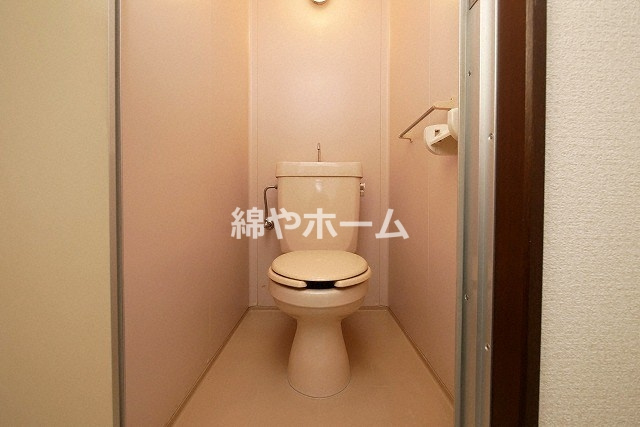 インターナショナル玉造のトイレ|ゆったりとした空間のトイレです