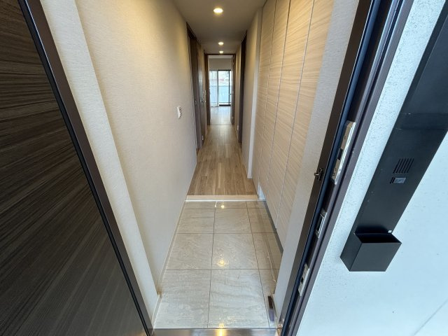 グランディレジデンス和歌山三木町の玄関