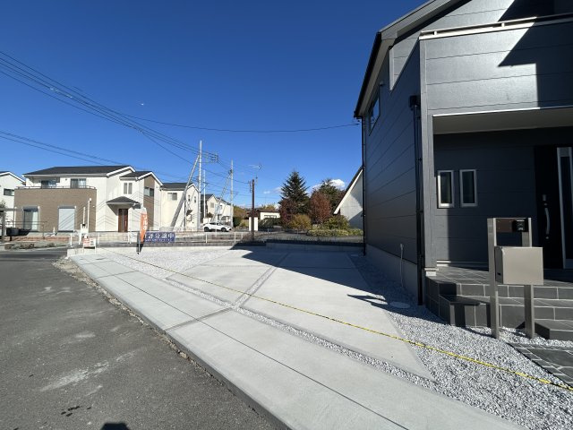 新築　前橋市大胡町第２　Livele Garden.S　1号棟　の駐車場|現地写真　駐車スペースは4台分可能です！

