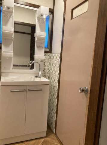 東大阪市大平寺2丁目　JR「俊徳道駅」9分　収益オーナーチェンジの独立洗面台