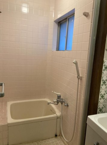 東大阪市大平寺2丁目　JR「俊徳道駅」9分　収益オーナーチェンジの浴室