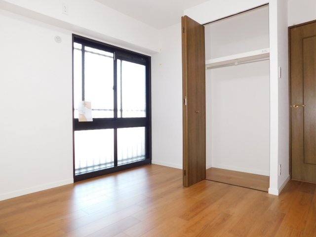 名古屋市南区豊田３丁目の中古マンションの洋室|◇洋室◇　　明るい洋室約６．１帖　全居室収納完備！　（２０２５年７月リフォーム済）