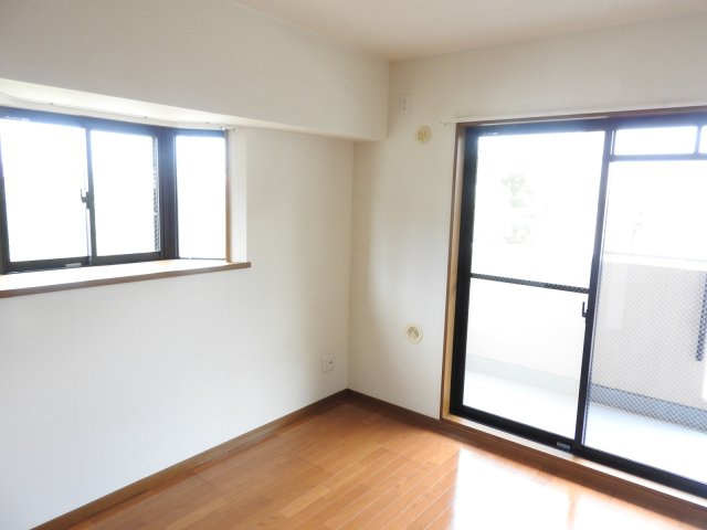 アーブルセゾンの洋室|5.5帖の洋室が2部屋あります☆