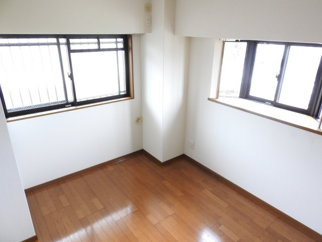 アーブルセゾンの洋室