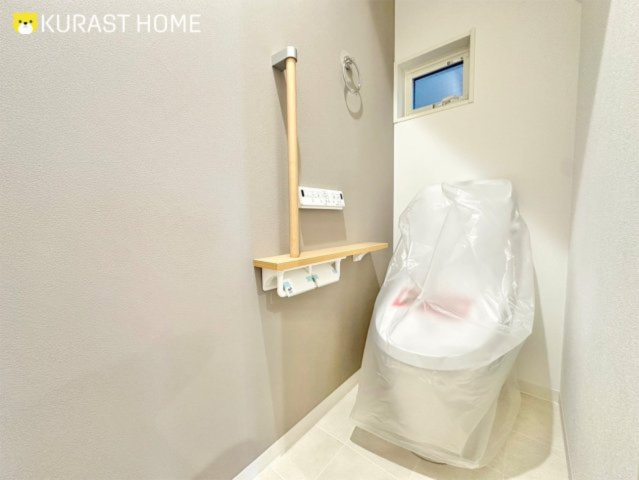 京都市西京区上桂御正町　新築戸建のトイレ|1階トイレ