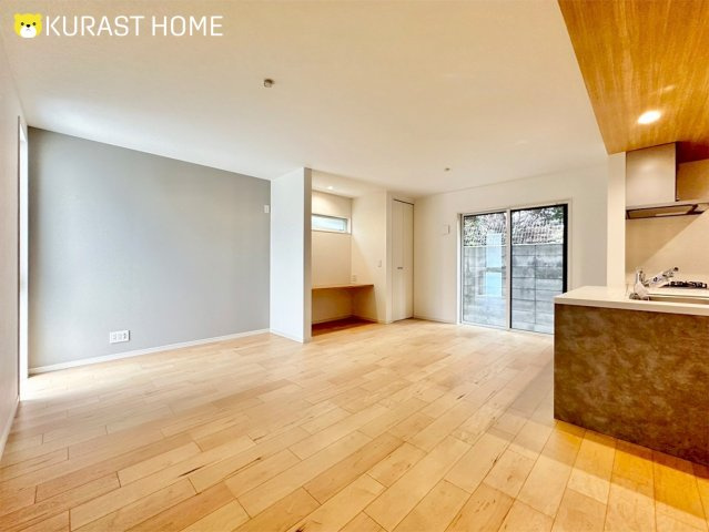 京都市西京区上桂御正町　新築戸建の居間・リビング