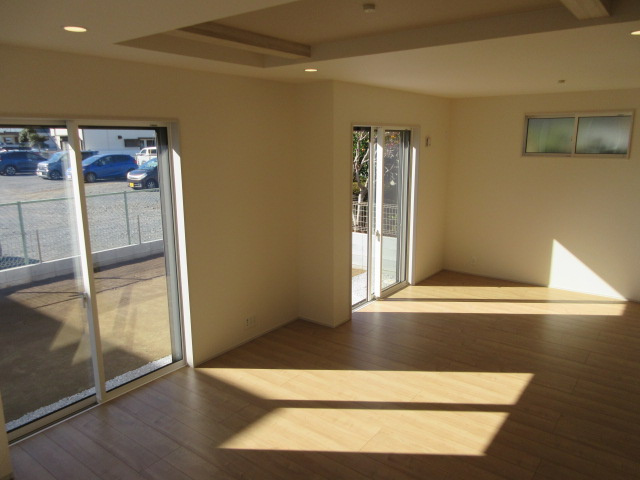 【仲介手数料無料】新築戸建　深谷市東方町4-18-3（全1棟）の前面道路含む現地写真